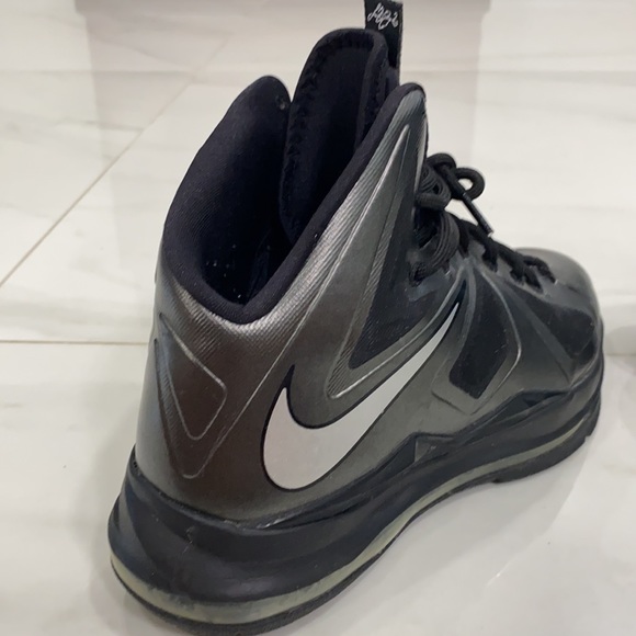 LeBron 10 ‘Carbon’ - Picture 4 of 5